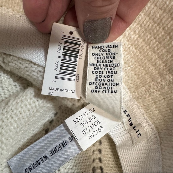 NWT BANANA REPUBLIC crème color rayon, wool blend ladies knit bucket hat - Picture 6 of 7